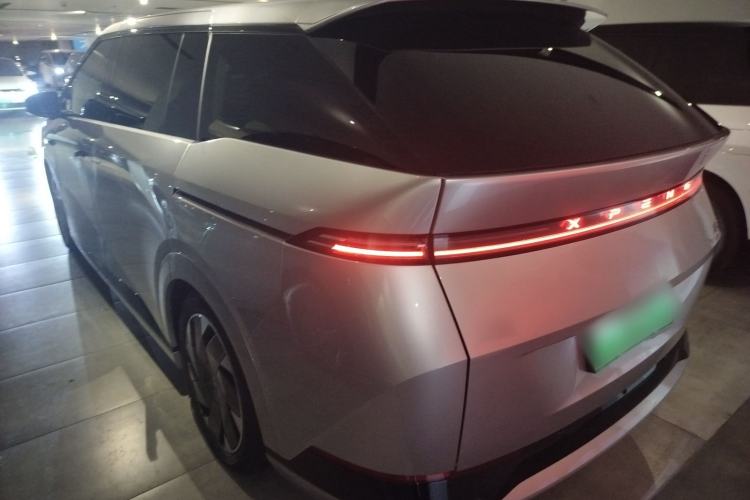 Used XPeng X9 2024 702 Ultra-Long Range Pro Rear Left 45 Deg