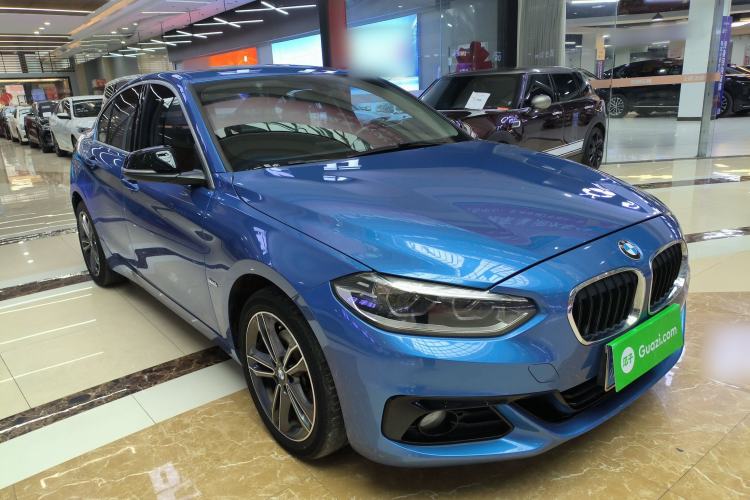 Used BMW 1 Series 2018 118i Sport Edition Front Right 45 Deg