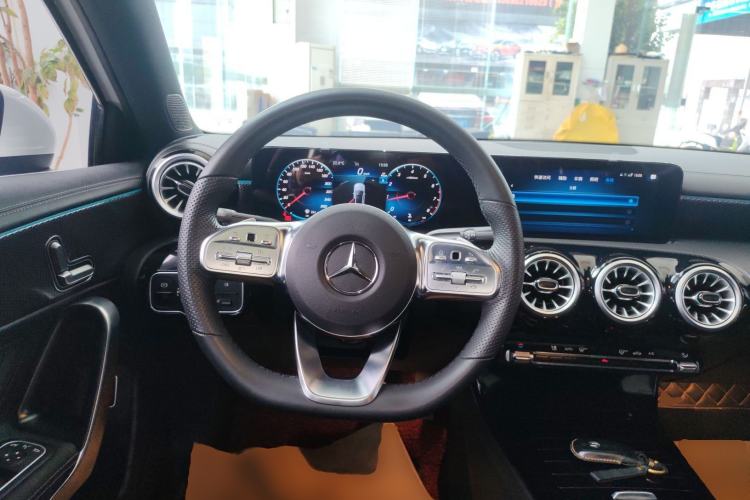Used Mercedes-Benz A-Class 2022 Revised Version A 200 L Sport Sedan Fashionable Style
