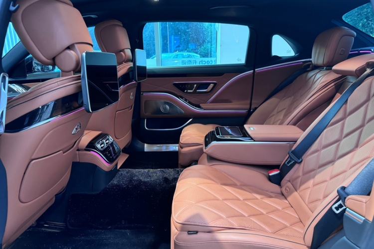 Used Mercedes-Benz Maybach S-Class 2021 S 480 4MATIC Interior 9