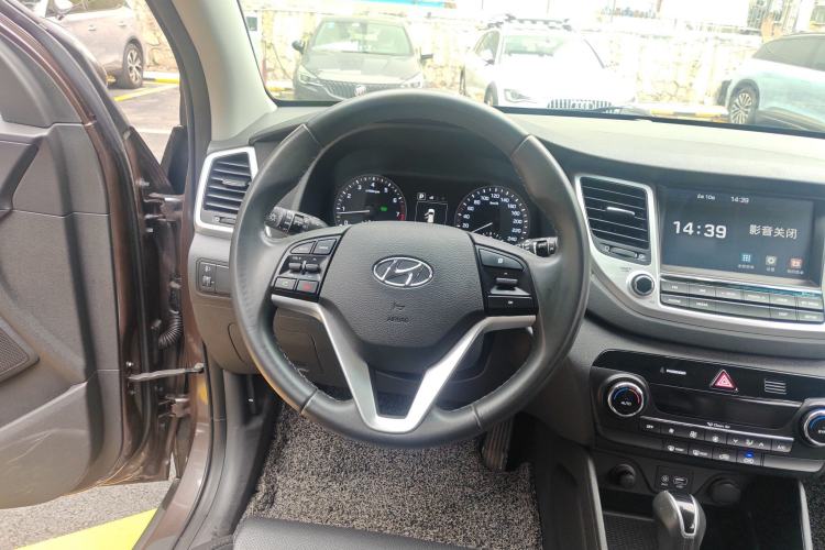 Used Hyundai Tucson 2015 1.6T Dual-Clutch Two-Wheel-Drive Smart Model
