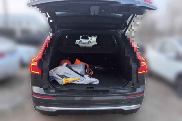 Used Volvo XC60 2022 B5 4x4 Zhiyi Luxury Edition Trunk