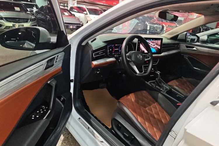 Used Volkswagen Sagitar 2023 300TSI DSG Excellence Edition Driver Seat