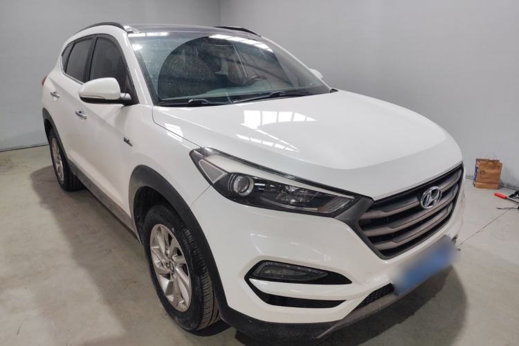 Used Hyundai Tucson 2015 1.6T Dual-Clutch Two-Wheel-Drive Smart Model Exterior 1