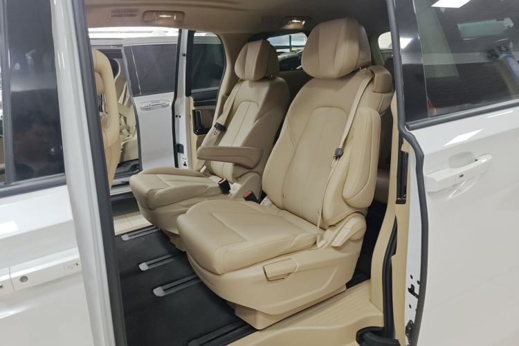 Used Buick GL8 New Energy 2025 Lushang First-Drive Edition 7-Seater Left Rear Seat