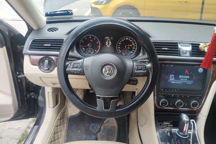 Used Volkswagen Passat 2011 1.8TSI DSG Prestige Edition Steering Wheel