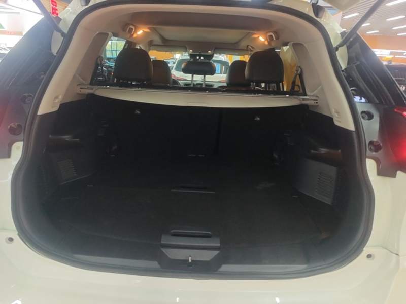Used Nissan X-Trail 2022 2.0L Two-Wheel Drive Smart Connect Premium Edition — 18