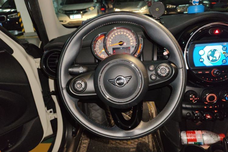 Used MINI 2018 1.5T ONE Five-Door Edition Steering Wheel