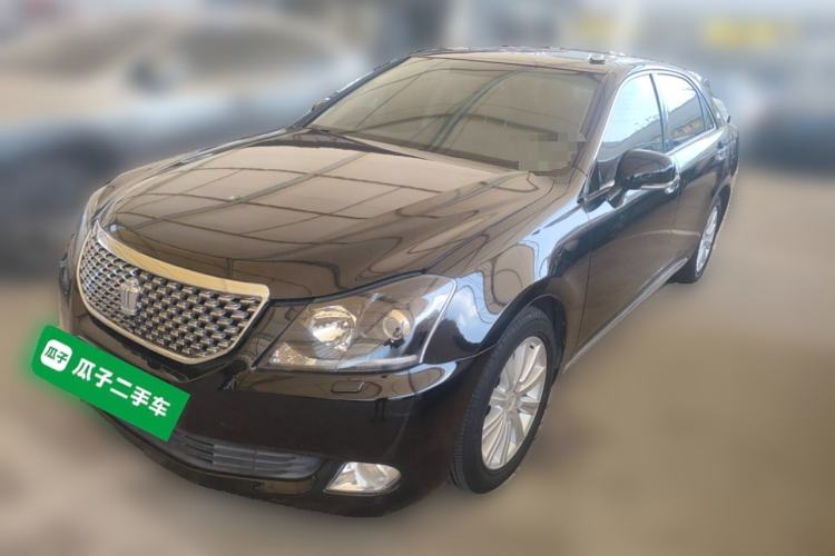Used Toyota Crown 2011 2.5L Royal Special Edition with Leather and Sunroof