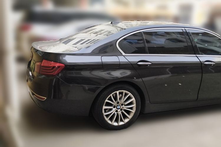 Used BMW 5 Series 2014 525Li Luxury Design Package Rear Right 45 Deg