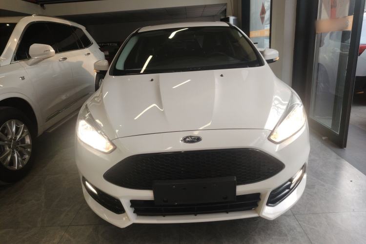 Used Ford Focus 2018 Hatchback Classic EcoBoost 180 Automatic Elite Model
