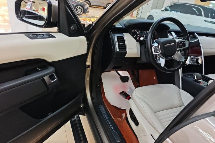 Used Land Rover Discovery 2023 300PS S