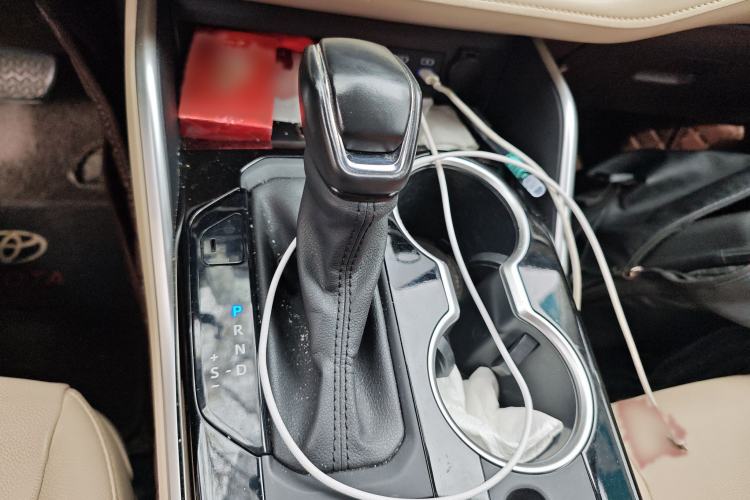 Used Toyota Highlander 2022 Dual-Engine 2.5L Four-Wheel Drive Prestige Version 7 Seats Gear Lever