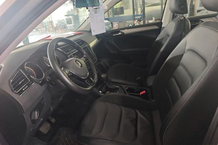 Used Volkswagen Tiguan L 2019 Updated Version 330TSI Automatic Two-Wheel Drive Panoramic Comfort Edition China VI Standard Left Front Seat