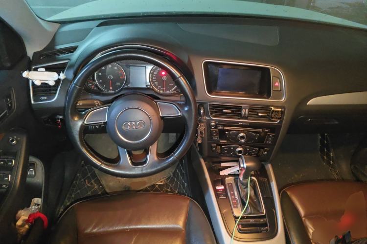 Used Audi Q5 2017 40 TFSI Ambition Edition Steering Wheel