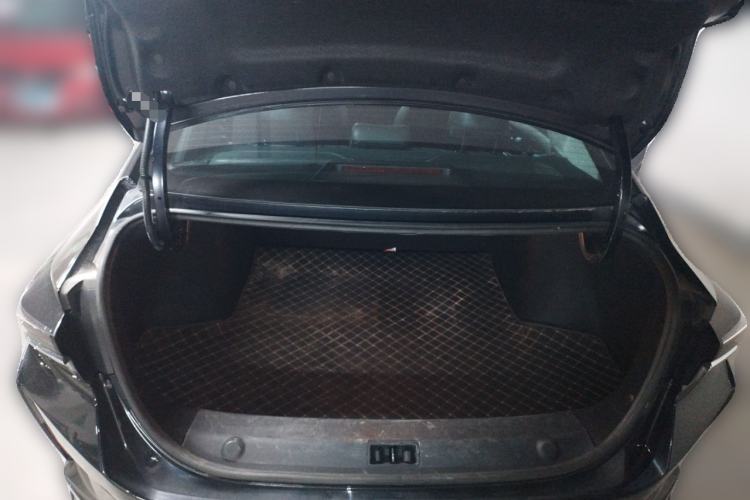 Used Dongfeng Aeolus Yixuan MAX 2023 1.5T Ultra-Stylish Trendsetting Dad Edition Trunk