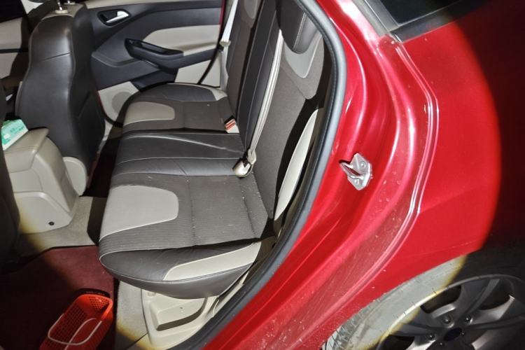 Used Ford Focus 2012 Hatchback 1.6L Automatic Fashion Edition
