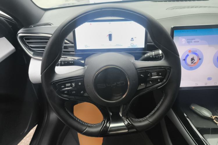 Used BYD Seal 2022 550 km Standard Range Rear-Wheel Drive Prestige Version