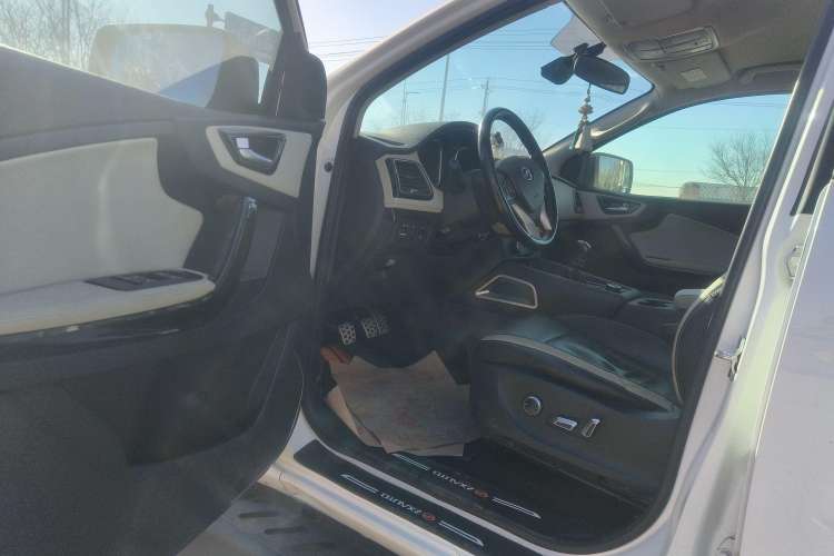 Used Zxauto Terralord 2021 2.5T Passenger Version Diesel Four-Wheel Drive Flagship Trim – Standard Dual
