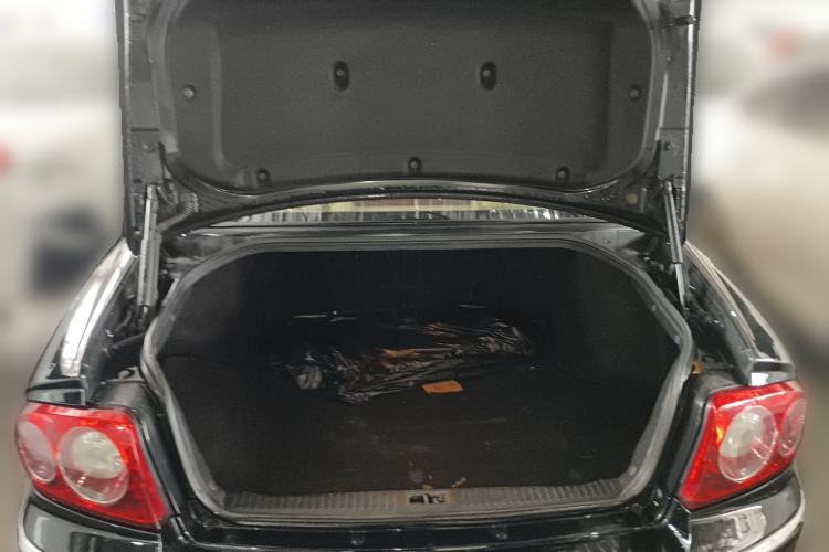 Used Hyundai MoInca 2009 1.8L Manual Luxury Edition GL Trunk