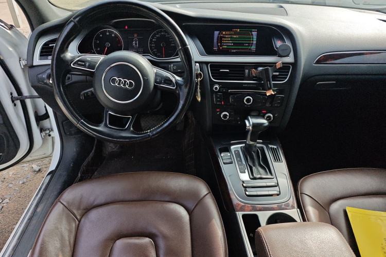 Used Audi A4L 2016 35 TFSI Automatic Comfort Model Steering Wheel