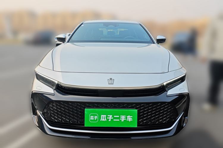 Used Toyota Crown 2023 2.5L SportCross HEV Two-Wheel Drive Prestige Edition Front