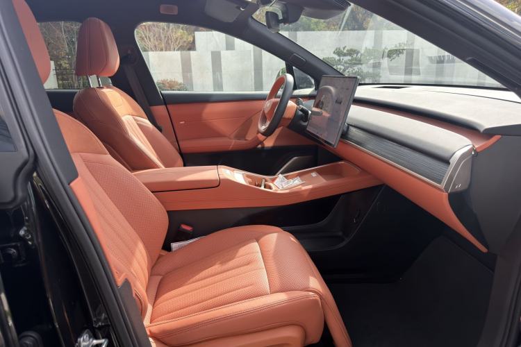 Used ONVO L60 2024 60 kWh Rear-Drive Version