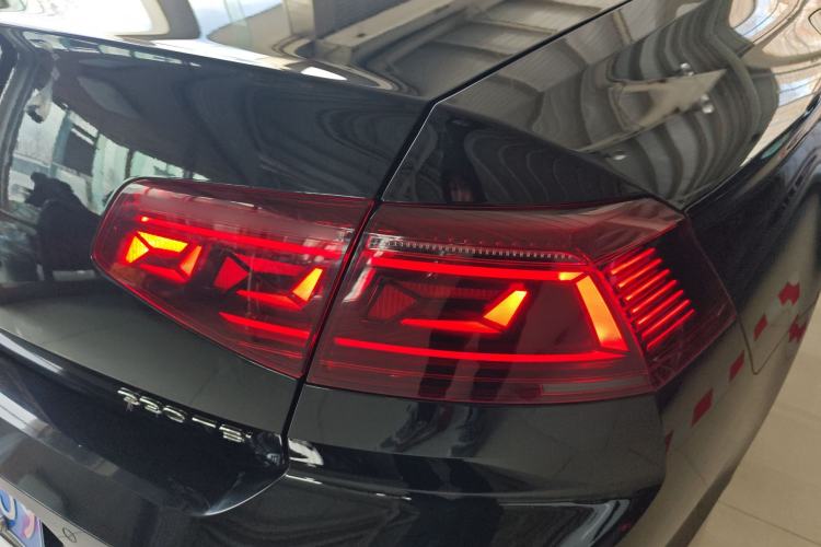 Used Volkswagen Magotan 2023 2 Million Units Limited Edition 330TSI DSG Leading Version