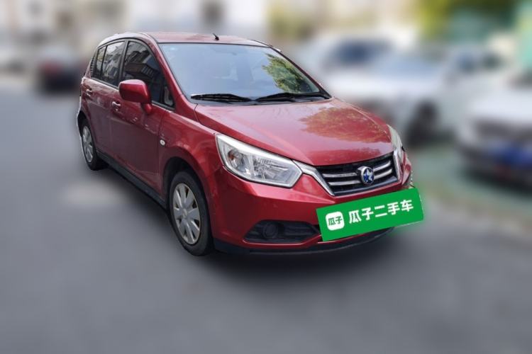 Used Venucia R50 2015 1.6L Automatic Fashion Edition
