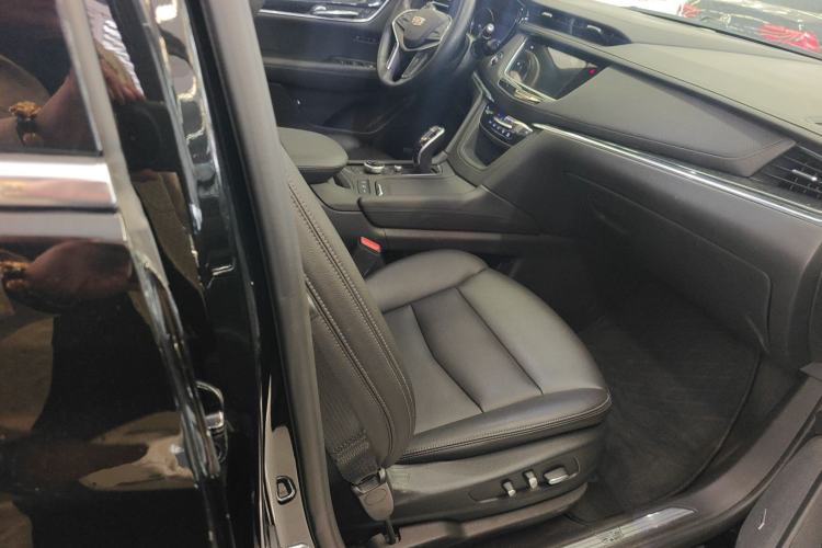 Used Cadillac XT5 2021 28T Luxury Model
