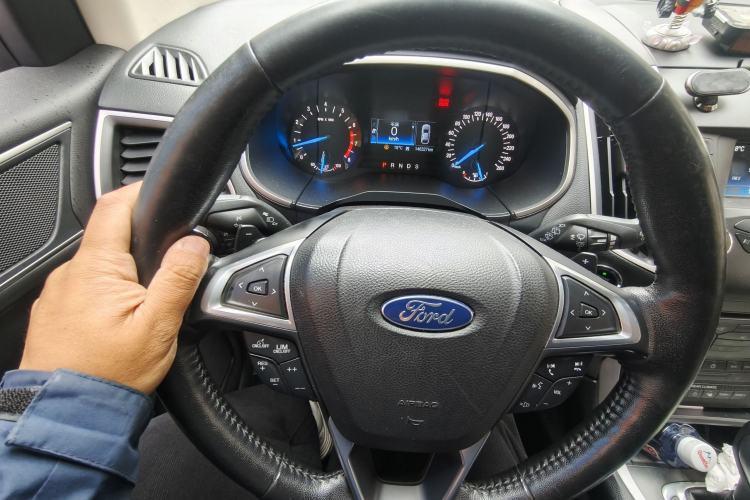 Used Ford Edge 2016 EcoBoost 245 Two-Wheel-Drive Platinum Edition 7-Seater
