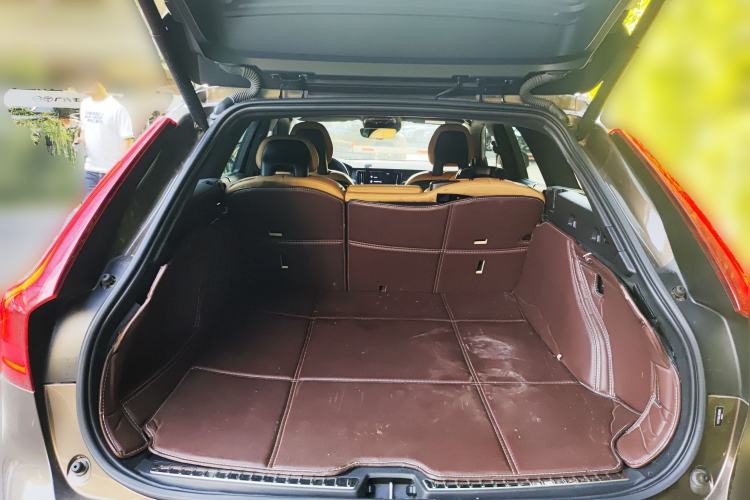 Used Volvo V90 2017 Cross Country T5 AWD Smart Range Edition