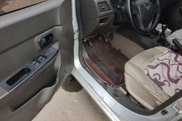 Used Wuling Hongguang 2015 1.5L S1 Standard China V-Emission Standards
