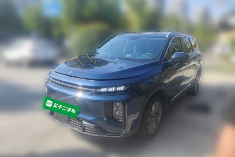 Used Livan 9 2023 470 km Leading Edition