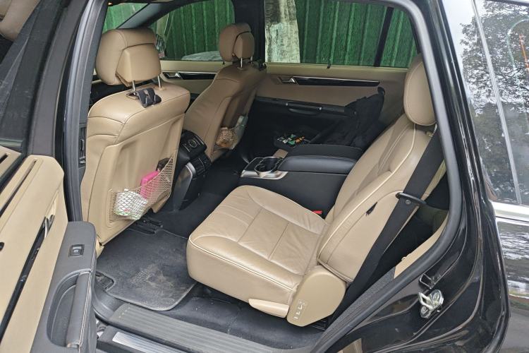 Used Mercedes-Benz R-Class 2015 R 320 4MATIC Luxury Model Left Rear Seat