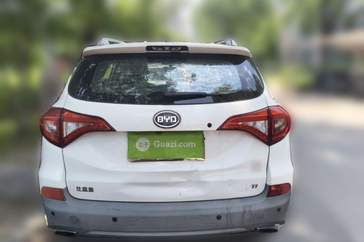 Used BYD Song 2016 GaiShi Edition 1.5TI Manual Elite Model
