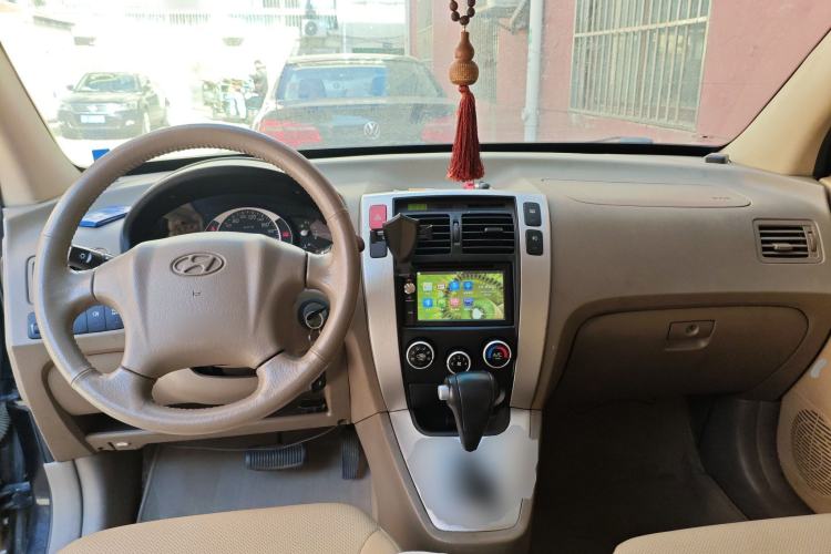 Used Hyundai Tucson 2009 2.0L Automatic Two-Wheel Drive with Sunroof