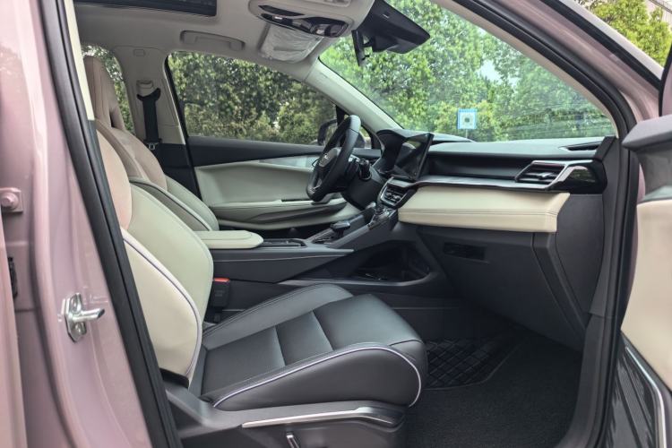 Used Lynk & Co 06 2023 Remix 1.5T Shero Right Front Seat