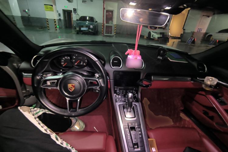 Used Porsche 718 2018 Boxster 2.0T Center Console