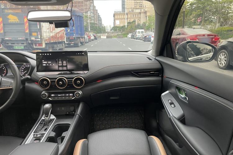 Used Nissan Sylphy 2023 1.6L CVT Black Gold Edition Interior 9