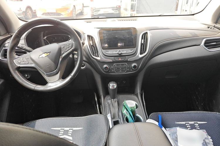 Used Chevrolet Equinox 2019 535T Automatic YuJie Edition China VI Center Console