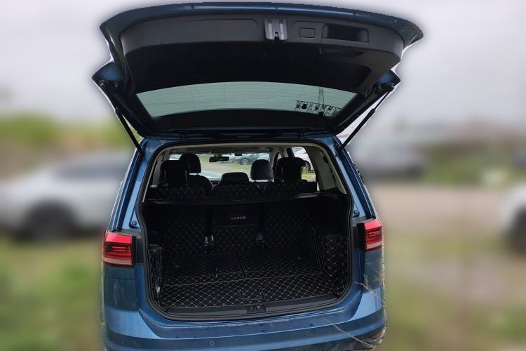 Used Volkswagen Touran 2018 Volkswagen Touran L 280TSI DSG Comfort Edition 7 Seats China V Emission Standard Trunk