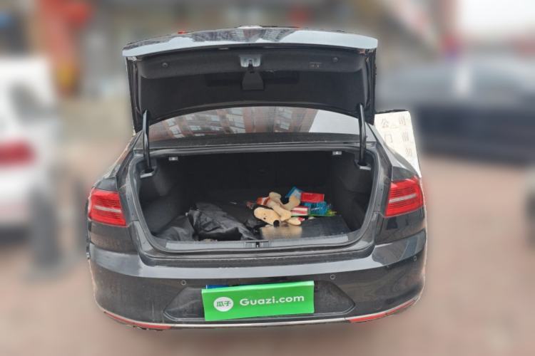 Used Volkswagen Magotan 2017 330TSI DSG Leading Model
