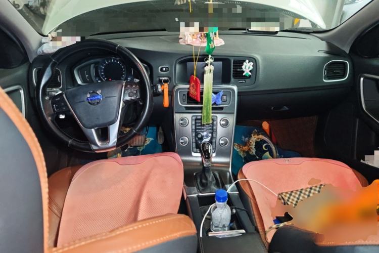 Used Volvo V60 2014 Restyled T5 Zhiya Edition
