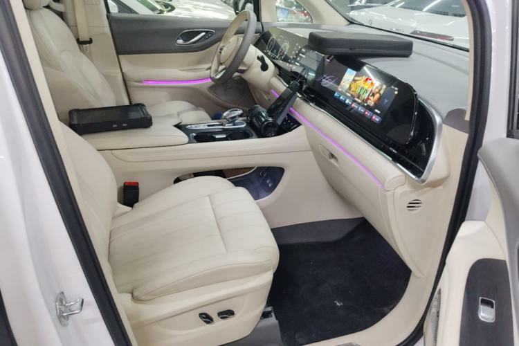 Used VOYAH Dream 2024 PHEV Extended-Range Premium Edition Right Front Seat