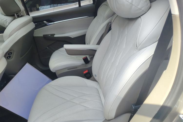 Used Roewe RX9 2023 2.0T Four-Wheel Drive Luxury Edition Left Rear Seat