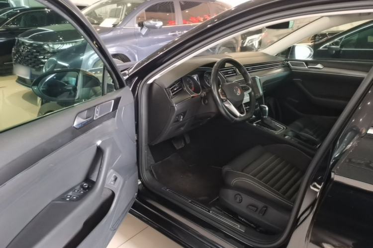 Used Volkswagen Magotan 2020 330TSI DSG Leading Model Driver Seat