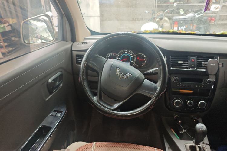 Used Wuling Rongguang V 2018 1.5L Practical Version Steering Wheel