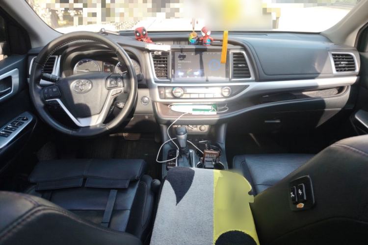Used Toyota Highlander 2018 2.0T Four-Wheel Drive Prestige Version 7 Seats China V Emission Standard Interior 2