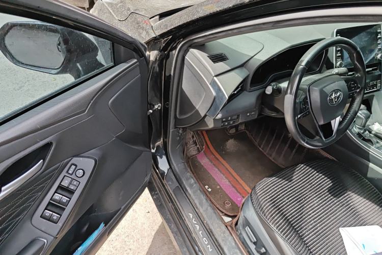 Used Toyota Avalon 2019 Dual-Engine 2.5L XLE Prestige Version China VI Standard
